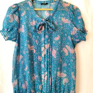 Jacob blouse, feminine details, medium